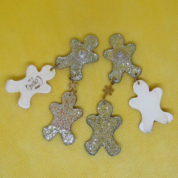 Conceits Earrings Dangle Pierced Moving Gingerbreadman Christmas Earrings - Picture 9 of 9
